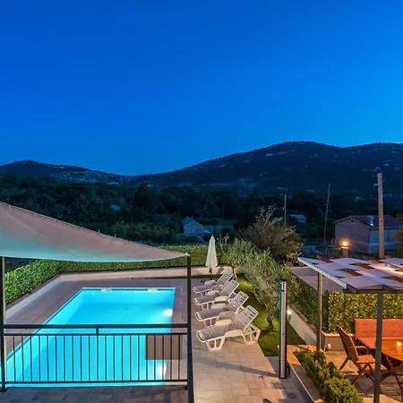 Lägenhet Campo With A Private Pool