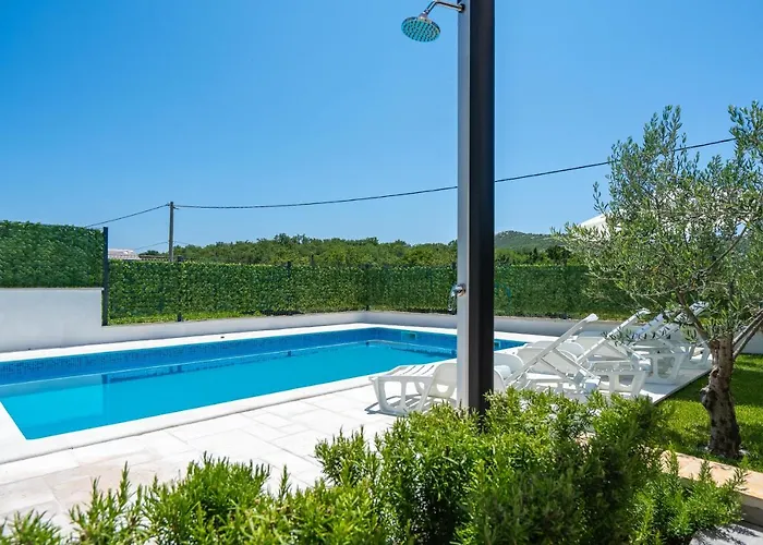 Campo With A Private Pool Apartamento Dubrava (Split-Dalmatia)