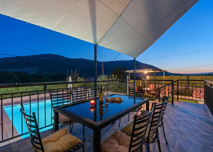 Campo With A Private Pool * Dubrava (Split-Dalmatia)